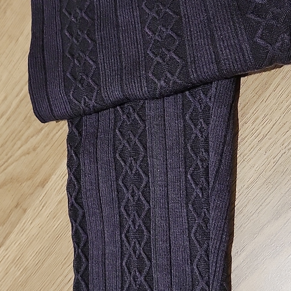Time and Tru Black/Grey Cable Knit Leggings  XL